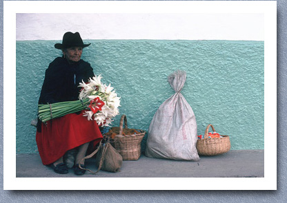 Waiting for a bus, Cocuy market
