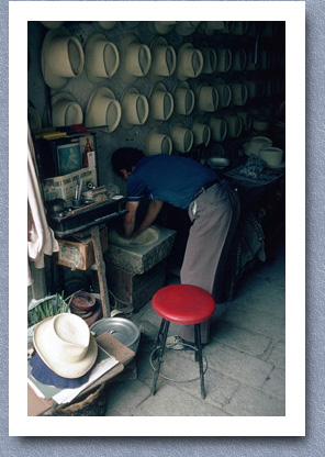 Panama hat maker, Azuay