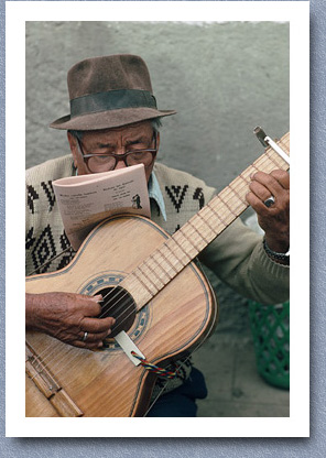 Street musician, Simiatug